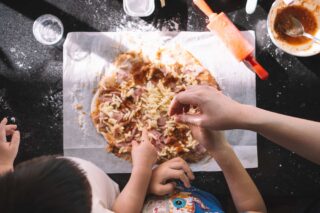 Recept na domácí pizzu a postup pro děti
