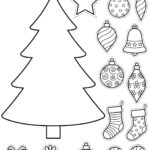 Černobílá vánoční vystřihovánka pro děti formátu A4: velký obrys vánočního stromku a sada ozdob (hvězda, baňky, dárky, punčochy, cukrová hůlka) určených k vybarvení, vystřižení a nalepení.