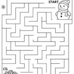 Zimní bludiště pro děti k vytištění se sněhulákem a mrkví