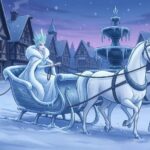 Sněhová královna v bílém kožichu na velkých saních tažených bílými koňmi, za kterými jede malý Kaj na sáňkách.